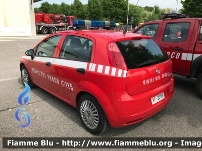 Fiat Grande Punto
Vigili del Fuoco
Comando Provinciale di Treviso
VF 25199
Parole chiave: Fiat Grande_Punto VF25199