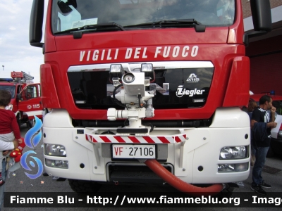 Man TGS 33.540 6x6 I serie
Vigili del Fuoco
Comando Provinciale di Treviso
Distaccamento Aeroportuale di Treviso "Canova"
Allestito Ziegler / Aris Fire
VF 27106
Parole chiave: Man TGS_33.540_6x6_Iserie VF27106