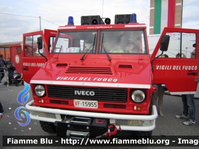 Iveco VM90
Vigili del Fuoco
Comando Provinciale di Venezia
Distaccamento Permanente di Venezia-Mestre (VE)
Nucleo USAR
Allestimento Baggio & De Sordi
VF 15955
Parole chiave: Iveco VM90 VF15955