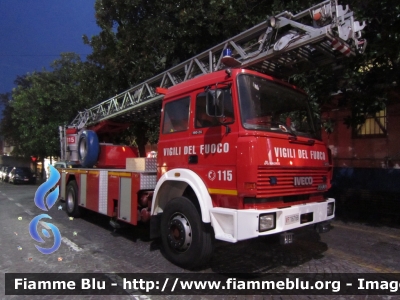 Iveco 190-26
Vigili del Fuoco
Comando Provinciale di Treviso
Distaccamento Permanente di Conegliano (TV)
AutoScala allestimento Magirus
VF 16768
Parole chiave: Iveco 190-26 VF16768