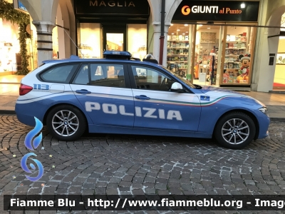 Bmw 318 Touring F31 II restyle
Polizia di Stato
Polizia Stradale
Allestimento Marazzi
Decorazione grafica Artlantis
POLIZIA M2340
Parole chiave: Bmw 318_Touring_F31_IIrestyle POLIZIAM2340