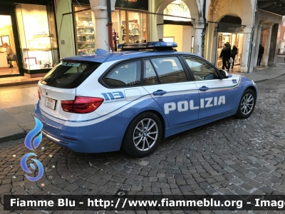 Bmw 318 Touring F31 II restyle
Polizia di Stato
Polizia Stradale
Allestimento Marazzi
Decorazione grafica Artlantis
POLIZIA M2340
Parole chiave: Bmw 318_Touring_F31_IIrestyle POLIZIAM2340