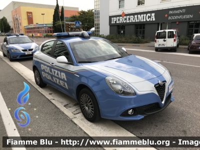 Alfa Romeo Nuova Giulietta restyle
Polizia di Stato
Squadra Volante
Questura di Bolzano
Allestimento NCT Nuova Carrozzeria Torinese
Decorazione Grafica Artlantis
POLIZIA M3908
Parole chiave: Alfa-Romeo Nuova_Giulietta_restyle POLIZIAM3908