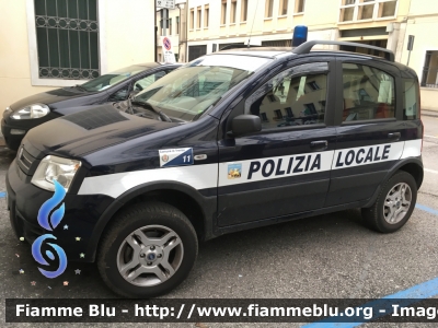 Fiat Nuova Panda 4x4 I serie
Polizia Locale
Treviso
Parole chiave: Fiat Nuova_Panda_4x4_Iserie