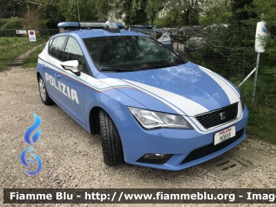 Seat Leon III serie
Polizia di Stato
Squadra Volante
Allestimento NCT Nuova Carrozzeria Torinese
Decorazione Grafica Artlantis
POLIZIA M0819
Parole chiave: Seat Leon_IIIserie POLIZIAM0819