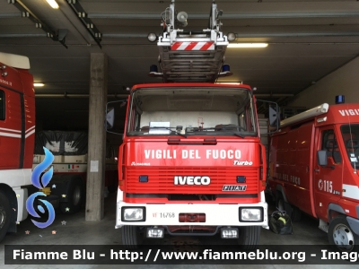 Iveco 190-26
Vigili del Fuoco
Comando Provinciale di Treviso
Distaccamento Permanente di Conegliano (TV)
AutoScala allestimento Magirus
VF 16768
Parole chiave: Iveco 190-26 VF16768