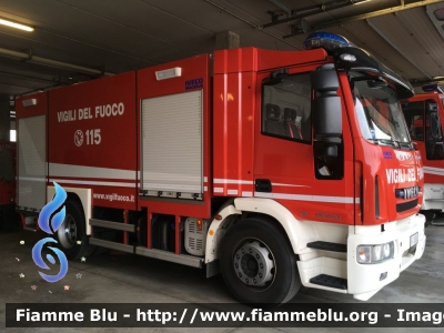 Iveco EuroCargo 180E30 III serie
Vigili del Fuoco
Comando Provinciale di Treviso
AutoBottePompa allestimento Iveco-Magirus
VF 26382
Parole chiave: Iveco EuroCargo_180E30_IIIserie VF26382