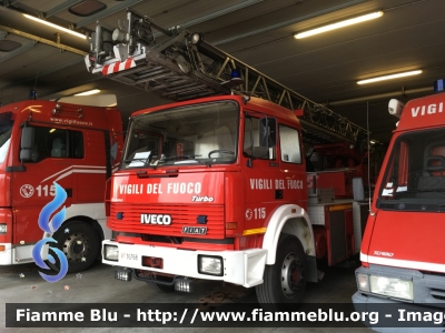 Iveco 190-26
Vigili del Fuoco
Comando Provinciale di Treviso
Distaccamento Permanente di Conegliano (TV)
AutoScala allestimento Magirus
VF 16768
Parole chiave: Iveco 190-26 VF16768