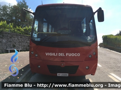 Iveco Cacciamali Tema 100E22
Vigili del Fuoco
Comando Provinciale di Treviso
VF 24688
Parole chiave: Iveco Cacciamali_Tema_100E22 VF24688 Ventennale_VVF_Asolo