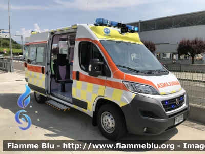 Fiat Ducato X290
Cooperativa sociale Castel Monte Onlus
Ambulanza convenzionata
SUEM 118 Treviso Emergenza
"353"
Allestimento Class
Parole chiave: Fiat Ducato_X290 Ambulanza