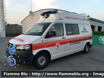 Volkswagen Transporter T5 restyle
Croce Rossa Italiana
Comitato Provinciale di Treviso
Sede di Vittorio Veneto
CRI 255 AD
Allestimento Mobitecno
Parole chiave: Volkswagen Transporter_T5_Restyle Ambulanza