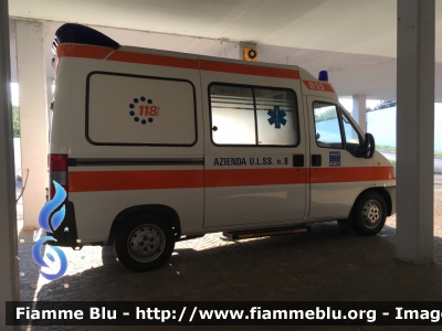 Fiat Ducato II serie
ULSS 8 Asolo
SUEM 118 TrevisoEmergenza
In servizio presso l'ospedale di Castelfranco Veneto
Allestimento Grazia
"855"
Parole chiave: Fiat Ducato_IIserie Ambulanza