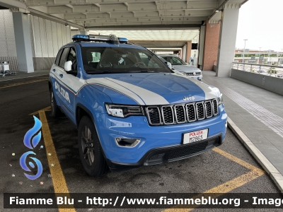 Jeep Grand Cherokee
Polizia di Stato
Reparto Prevenzione Crimine
Unità Operativa di Primo Intervento
POLIZIA M2865
Parole chiave: POLIZIAM2865 Jeep Grand_Cherokee_IVserie_restyle