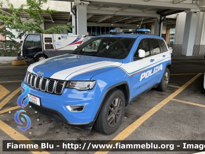 Jeep Grand Cherokee
Polizia di Stato
Reparto Prevenzione Crimine
Unità Operativa di Primo Intervento
POLIZIA M2865
Parole chiave: POLIZIAM2865 Jeep Grand_Cherokee_IVserie_restyle