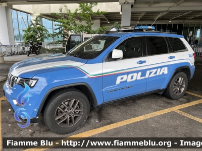 Jeep Grand Cherokee
Polizia di Stato
Reparto Prevenzione Crimine
Unità Operativa di Primo Intervento
POLIZIA M2865
Parole chiave: POLIZIAM2865 Jeep Grand_Cherokee_IVserie_restyle