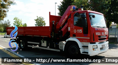 Iveco EuroCargo 180E30 III serie
Vigili del Fuoco
Comando Provinciale di Treviso
Autocarro con gru PM allestimento Iveco-Magirus
VF26646
Parole chiave: Iveco Euro_Cargo_180E30_IIIserie VF26646