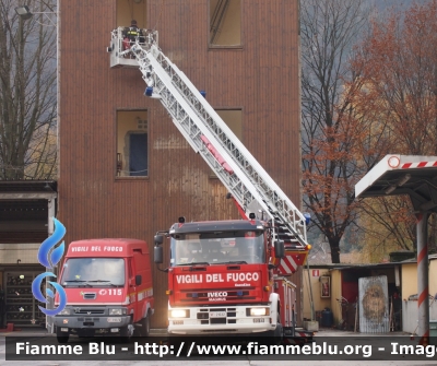 Iveco EuroFire 150E28 I serie
Vigili del Fuoco
Comando Provinciale di Lecco
AutoScala da 30 metri allestimento Iveco-Magirus
VF 21632
Parole chiave: Iveco EuroFire_150E28_Iserie VF21632