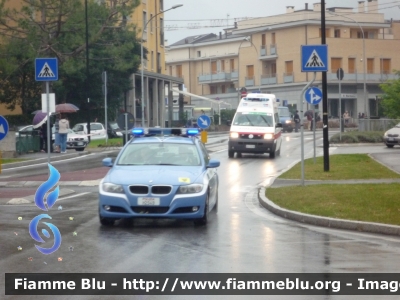 Bmw 320 Touring E91 restyle
Polizia di Stato
Polizia Stradale

in scorta al Giro d'Italia 2013
Parole chiave: Bmw 320_Touring_E91_restyle