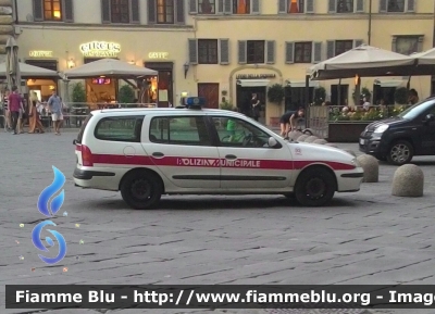 Renault Laguna Grandtour II serie
Polizia Municipale Firenze - Zona Centrale
Codice automezzo: 92
Parole chiave: Renault Laguna_Grandtour_IIserie