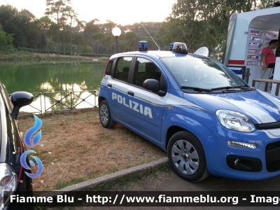 Fiat Nuova Panda II serie
Polizia di Stato
Allestito Nuova Carrozzeria Torinese
Decorazione Grafica Artlantis
POLIZIA H9883
