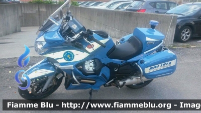 Moto-Guzzi Norge
Polizia di Stato
Polizia Stradale in servizio sulla Milano Serravalle Milano Tangenziali
Assegnata al Reparto di Intervento della Polizia Stradale (R.I.P.S.) di Milano
POLIZIA G2333
Parole chiave: Moto-Guzzi Norge POLIZIAG2333