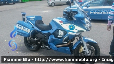 Moto-Guzzi Norge
Polizia di Stato
Polizia Stradale in servizio sulla Milano Serravalle Milano Tangenziali
Assegnata al Reparto di Intervento della Polizia Stradale (R.I.P.S.) di Milano
POLIZIA G2333
Parole chiave: Moto-Guzzi Norge POLIZIAG2333