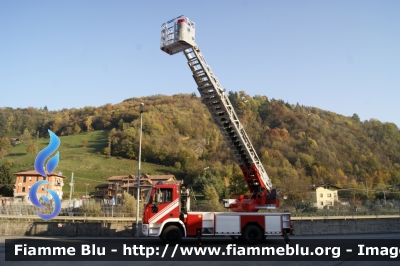 Iveco EuroCargo 130E24 I serie
Vigili del Fuoco
Comando Provinciale di Bergamo
Distaccamento Volontario di Gazzaniga (BG)
AutoScala allestimento Iveco-Magirus ricondizionata Fortini
ex Brandeweer - Vigili del Fuoco Amsterdam
VF 27421
Parole chiave: Iveco EuroCargo_130E24_Iserie VF27421