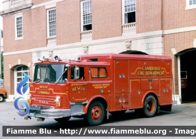 Mack ?
United States of America - Stati Uniti d'America
Cambridge MA Fire Department
