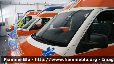 Volkswagen Transporter T5
Croce Bianca Bolzano
Weisses Kreuz Bozen
Ambulanza da Soccorso/RTW Allestimento "Delfis" di Ambulanz Mobile
Parole chiave: Volkswagen Transporter_T5