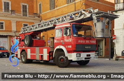 Iveco 190-26
Vigili del Fuoco
Comando Provinciale di Rieti
Ex Comando Provinciale di Latina
AutoScala allestimento Iveco-Magirus
VF 16773
Parole chiave: Iveco 190-26 VF16773 Santa_Barbara_2019