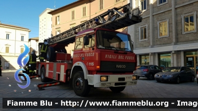 Iveco 190-26
Vigili del Fuoco
Comando Provinciale di Rieti
Ex Comando Provinciale di Latina
AutoScala allestimento Iveco-Magirus
VF 16773
Parole chiave: Iveco 190-26 VF16773 Santa_Barbara_2019