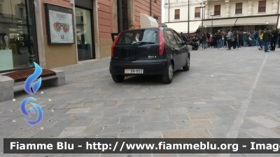 Fiat Punto II serie
Carabinieri
Comando Provinciale di Rieti
CC BN 805
Parole chiave: Fiat Punto_IIserie CCBN805