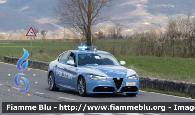 Alfa Romeo Nuova Giulia Q4
Polizia di Stato
Polizia Stradale
POLIZIA M2700
in scorta alla Tirreno Adriatico 2021
Vettura "1
Parole chiave: Alfa Romeo Nuova Giulia Q4 POLIZIAM2700 Tirreno Adriatico 2021