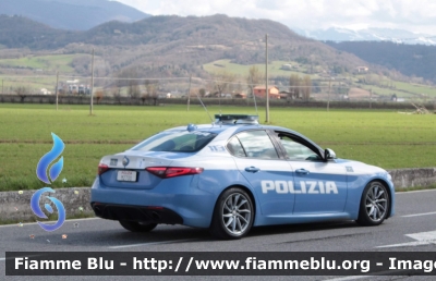 Alfa Romeo Nuova Giulia Q4
Polizia di Stato
Polizia Stradale
POLIZIA M2700
in scorta alla Tirreno Adriatico 2021
Vettura "1
Parole chiave: Alfa Romeo Nuova Giulia Q4 POLIZIAM2700 Tirreno Adriatico 2021