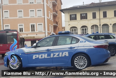 Alfa Romeo Nuova Giulia
Polizia di Stato
Squadra Volante
Allestimento FCA
POLIZIA M7268
Parole chiave: Alfa_Romeo Nuova_Giulia POLIZIAM7268