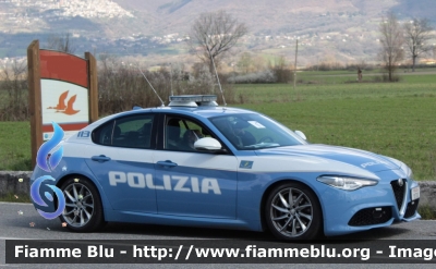 Alfa Romeo Nuova Giulia Q4
Polizia di Stato
Polizia Stradale
POLIZIA M2700
in scorta alla Tirreno Adriatico 2021
Vettura "1
Parole chiave: Alfa Romeo Nuova Giulia Q4 POLIZIAM2700 TirrenoAdriatico2021