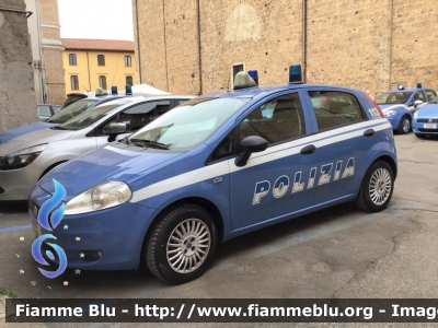 Fiat Grande Punto
Polizia di Stato
POLIZIA F7058
Parole chiave: Fiat Grande_Punto POLIZIAF7058 Festa_della_Polizia_2019