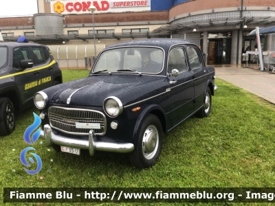 Fiat 1100
Guardia di Finanza
GdiF 5512
Parole chiave: Fiat 1100 GdiF5512