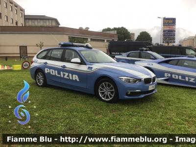 Bmw 318 Touring F31 III restyle
Polizia di Stato
Polizia Stradale
Allestimento Focaccia
Decorazione Grafica Artlantis
POLIZIA M3627

Parole chiave: Bmw 318_Touring_F31_IIIrestyle POLIZIAM3627