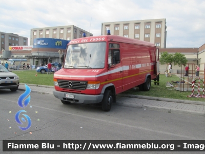 Mercedes-Benz Vario 612D
Vigili del Fuoco
Comando Provinciale di Rieti
VF 21037
Parole chiave: jack puti