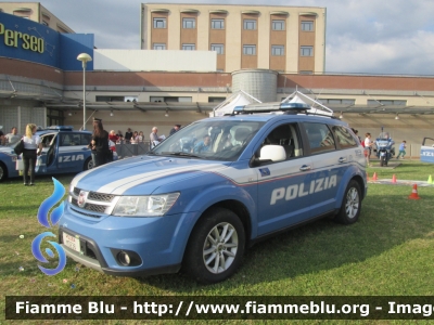 Fiat Freemont
Polizia di Stato
Polizia Stradale
Allestito Nuova Carrozzeria Torinese
Decorazione Grafica Artlantis
POLIZIA M0236
Parole chiave: jack puti