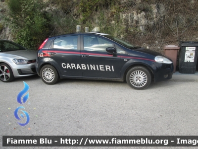 Fiat Grande Punto
Carabinieri
CC CJ 992
Parole chiave: Fiat Grande_Punto CCCJ992