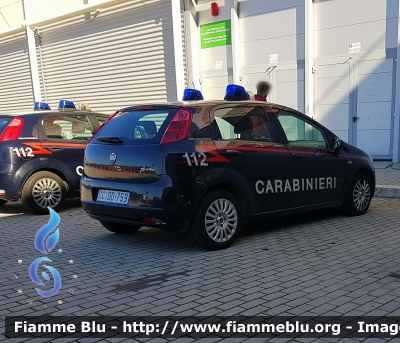 Fiat Grande Punto
Carabinieri
CC DD 759
Parole chiave: Fiat Grande_Punto CCDD759