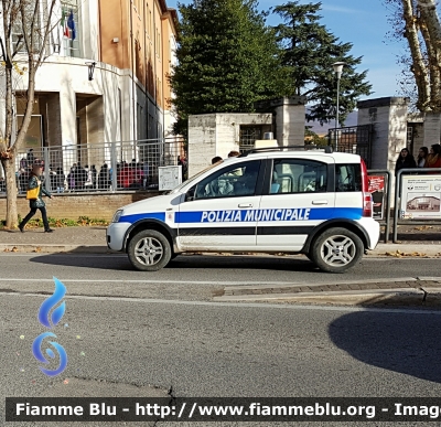 Fiat Nuova Panda 4X4  I serie
Polizia Municipale di Poggio Bustone (RI)
POLIZIA LOCALE YA 074 AC
Parole chiave: Fiat / Nuova_Panda_4x4_Iserie / PoliziaLocaleYA074AC