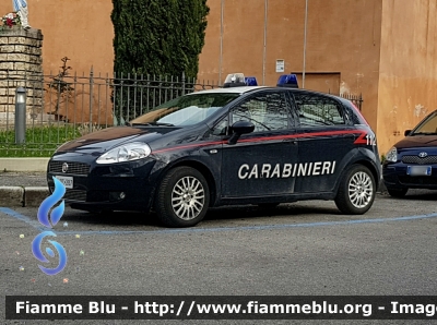 Fiat Grande Punto
Carabinieri
CC DC 287
Parole chiave: Fiat / Grande_Punto / CCDC287