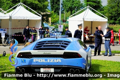 Lamborghini Huracàn LP610-4
Polizia di Stato
Polizia Stradale
Allestita Lamborghini
Decorazione grafica Artlantis
POLIZIA H8862
Parole chiave: Lamborghini Huracàn_LP610-4 POLIZIAH8862