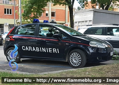 Fiat Grande Punto
Carabinieri
CC CQ 326
Parole chiave: Fiat Grande_Punto CCCQ326