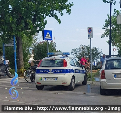 Fiat Punto VI serie
Polizia Municipale di Alba Adriatica (TE)
POLIZIA LOCALE YA 270 AN
Parole chiave: Fiat Punto_VIserie POLIZIALOCALEYA270AN