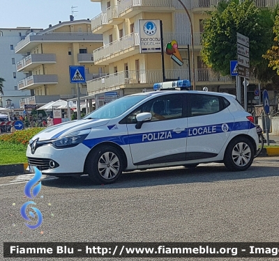 Renault Clio IV serie
Polizia Municipale di Alba Adriatica (TE)
POLIZIA LOCALE YA 160 AL
Parole chiave: Renault Clio_IVserie POLIZIALOCALEYA160AL