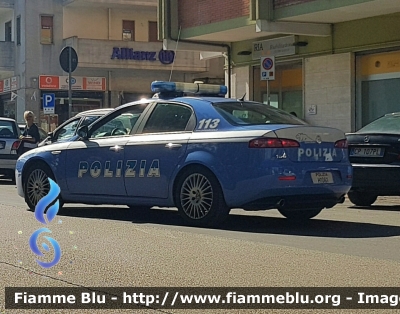 Alfa-Romeo 159
Polizia di Stato
Squadra Volante
POLIZIA H1061
Parole chiave: Alfa-Romeo 159 POLIZIAH1061